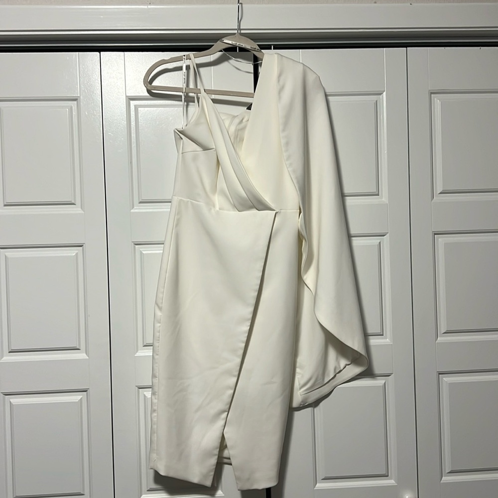 Lavish Alice White Midi Cape Dress, Size 4